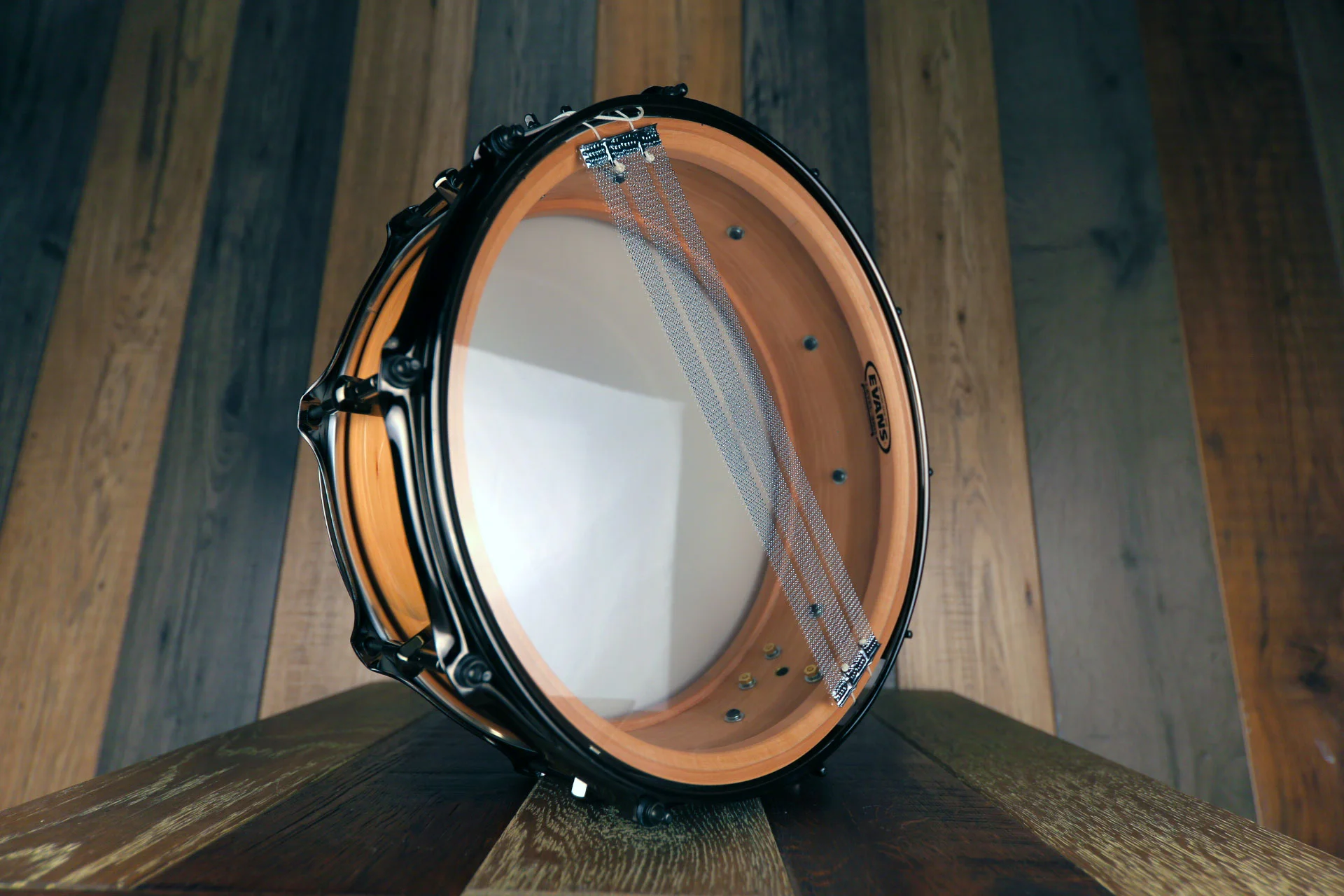 NOBLE-&-COOLEY-CLASSIC-SS-14X5-BEECH-GLOSS-SNARE-DRUM-DRUMAZON_07.jpg