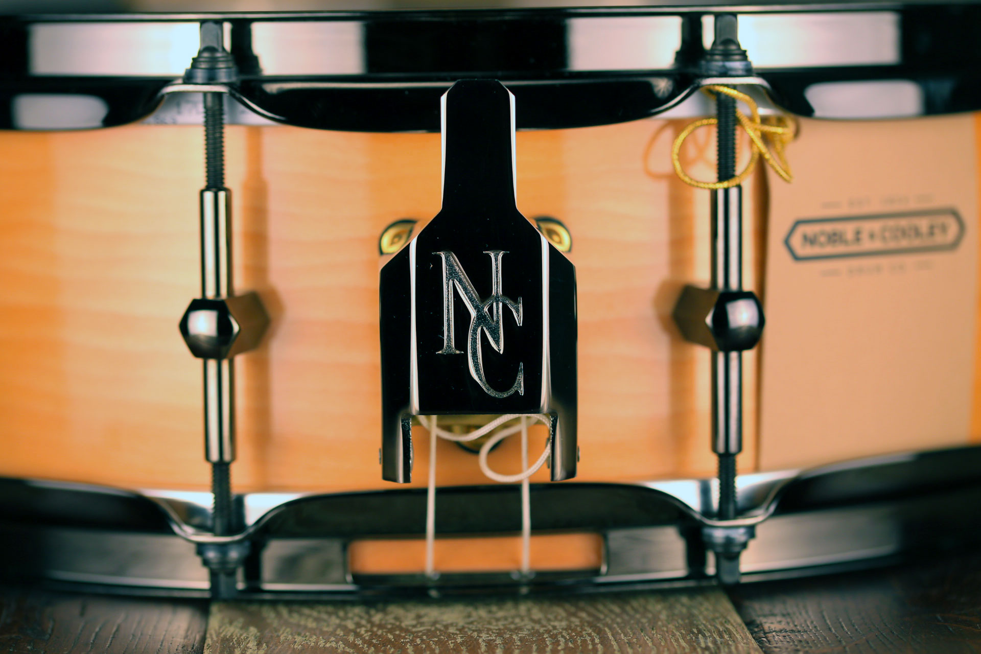 NOBLE-&-COOLEY-CLASSIC-SS-14X5-BEECH-GLOSS-SNARE-DRUM-DRUMAZON_10.jpg