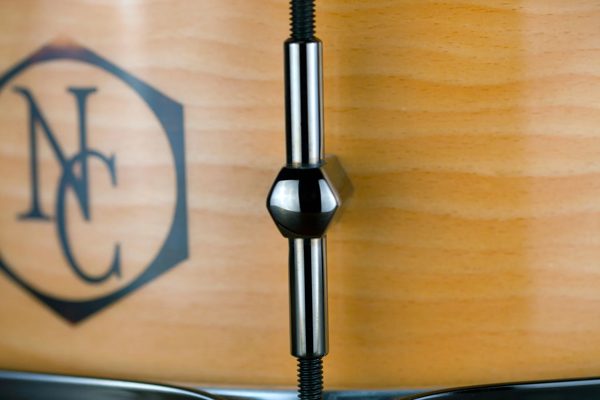 NOBLE-&-COOLEY-CLASSIC-SS-14X5-BEECH-GLOSS-SNARE-DRUM-DRUMAZON_11.jpg