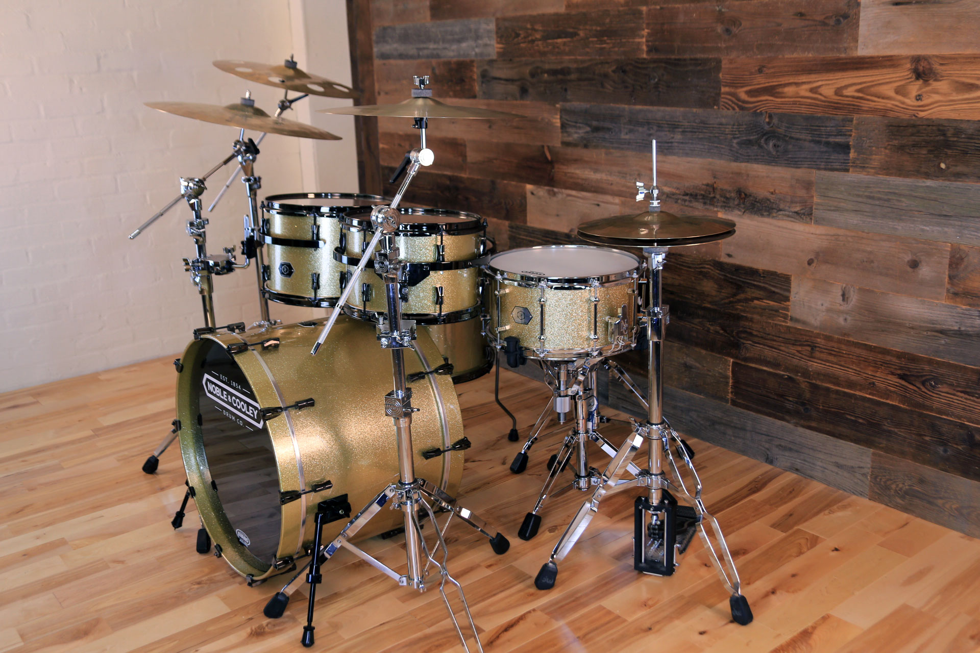 NOBLE-&-COOLEY-HORIZON-SERIES-DRUM-KIT-GOLD-SPARKLE-DRUMAZON_05.jpg