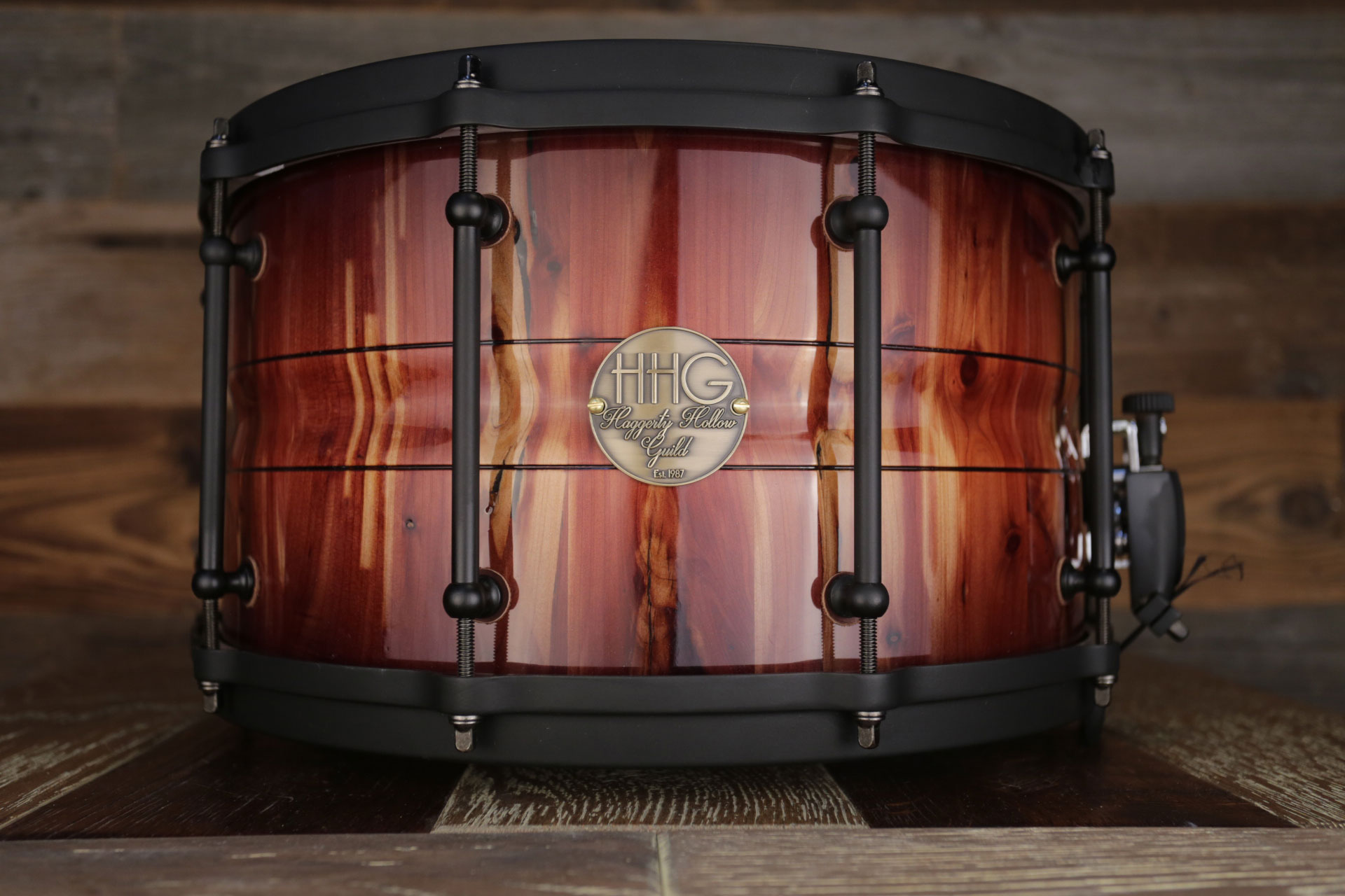HHG-DRUMS-14X8-AROMATIC-CEDAR-STAVE-SNARE-DRUM-NATURAL-TO-CHARCOAL-FADE-DRUMAZON-NP_01.jpg
