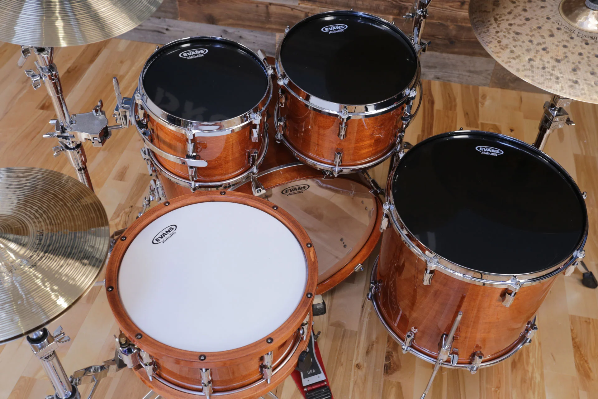 EVANS-LEVEL-360-HYDRAULIC-BLACK-DRUM-HEAD-COPYRIGHT-DRUMAZON_03.jpg