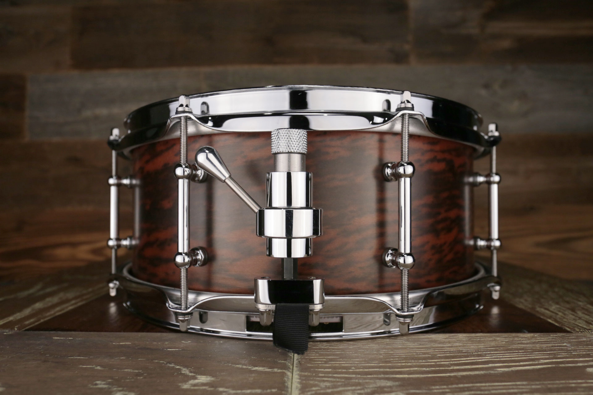 EVETTS-13X5.5-QUEENSLAND-WALNUT-SNARE-DRUM-TIGER-MYRTLE-DRUMAZON_05.jpg