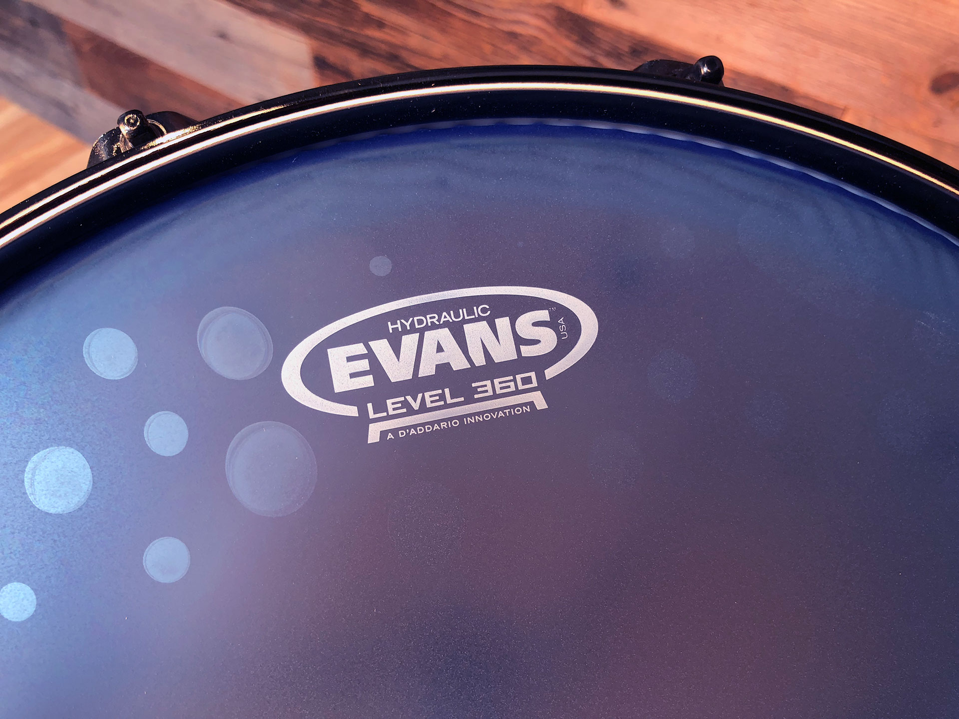 EVANS-LEVEL-360-HYDRAULIC-BLUE-SNARE-DRUM-HEAD-COPYRIGHT-DRUMAZON_02.jpg