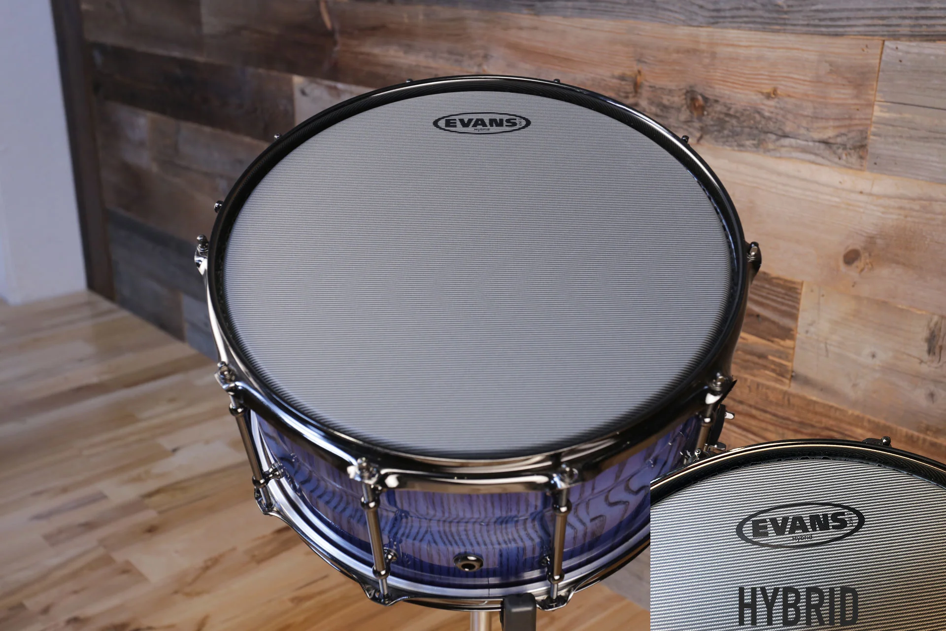 EVANS-LEVEL-360-HYBRID-SNARE-DRUM-HEAD-COPYRIGHT-DRUMAZON_01.jpg