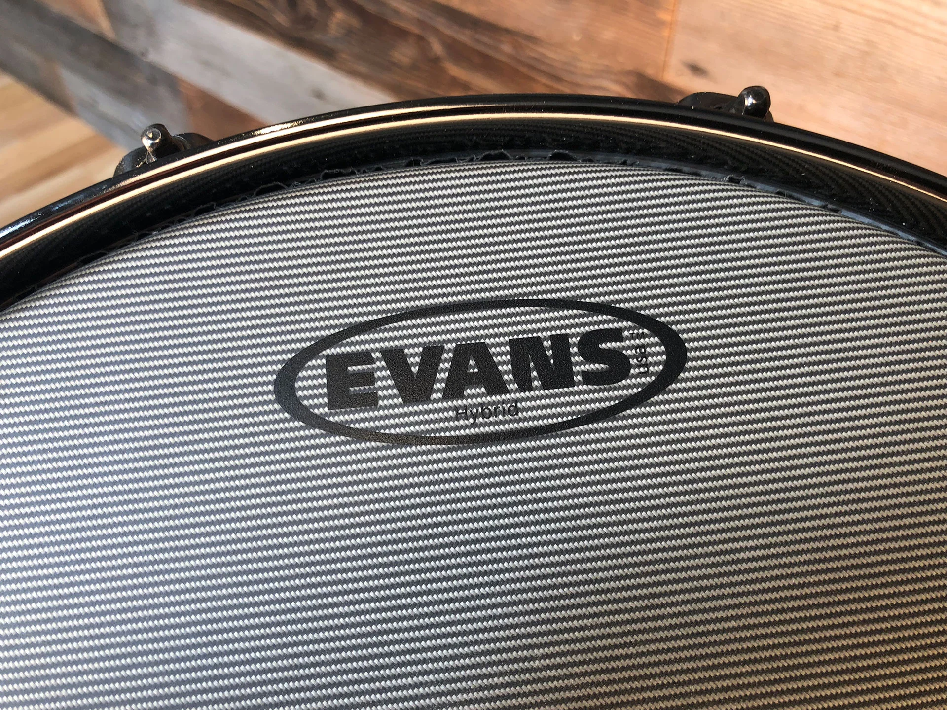 EVANS-LEVEL-360-HYBRID-SNARE-DRUM-HEAD-COPYRIGHT-DRUMAZON_02.jpg