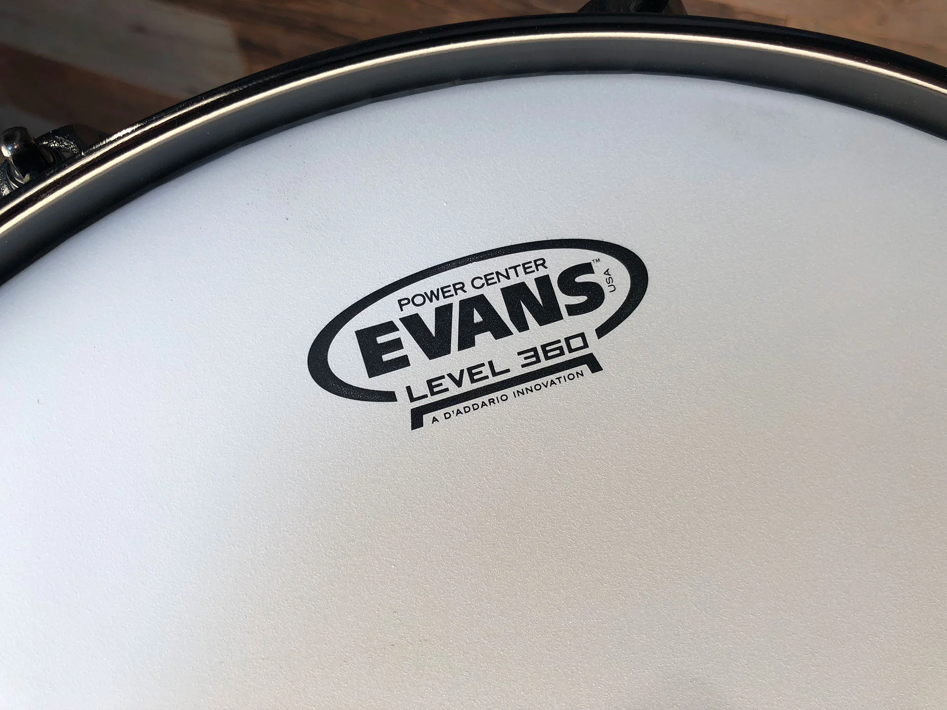 EVANS-LEVEL-360-POWER-CENTER-SNARE-DRUM-HEAD-COPYRIGHT-DRUMAZON_02.jpg