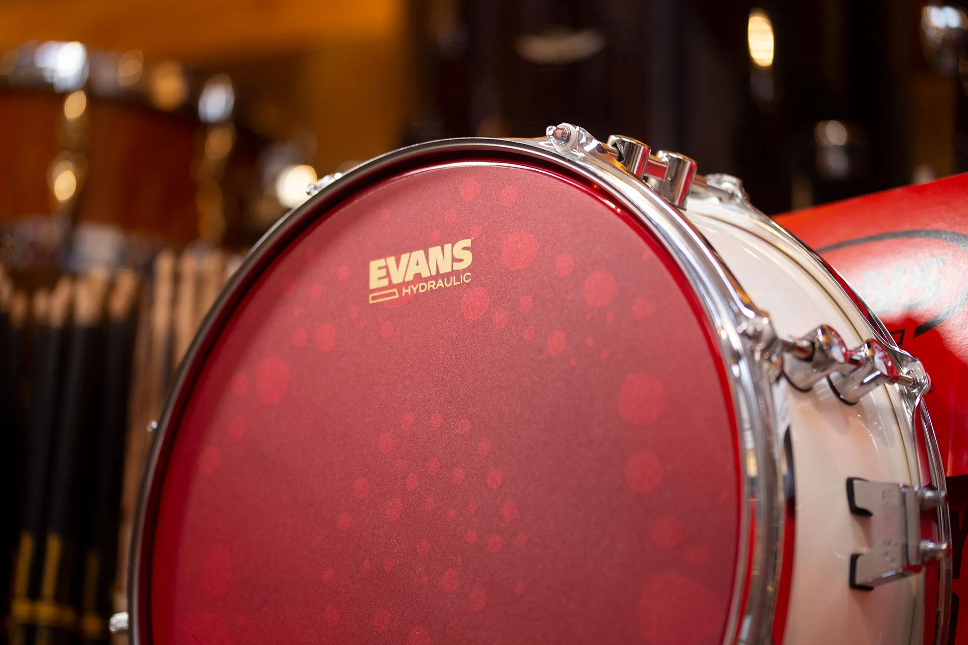 EVANS-LEVEL-360-HYDRAULIC-RED-COATED-SNARE-DRUM-HEAD-COPYRIGHT-DRUMAZON_04.jpg