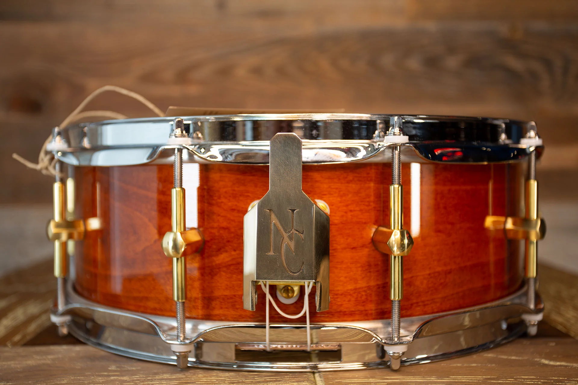 NOBLE-&-COOLEY-SS-CLASSIC-MAPLE-14X5-SNARE-DRUM-HONEY-MAPLE-GLOSS-DRUMAZON_03.jpg