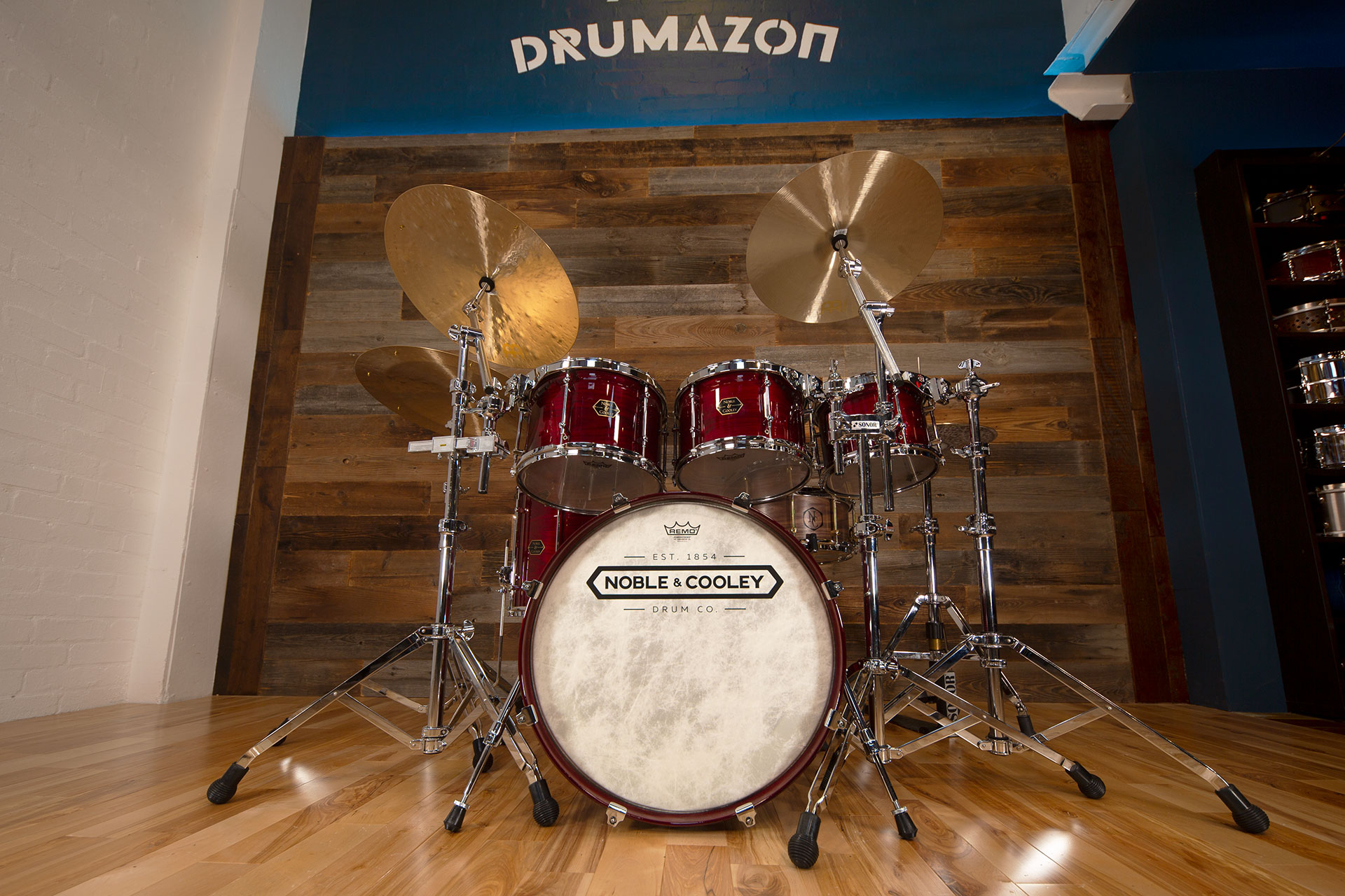 NOBLE-AND-COOLEY-WALNUT-TRANSLUCENT-CHERRY-RED-DRUMAZON_07.jpg