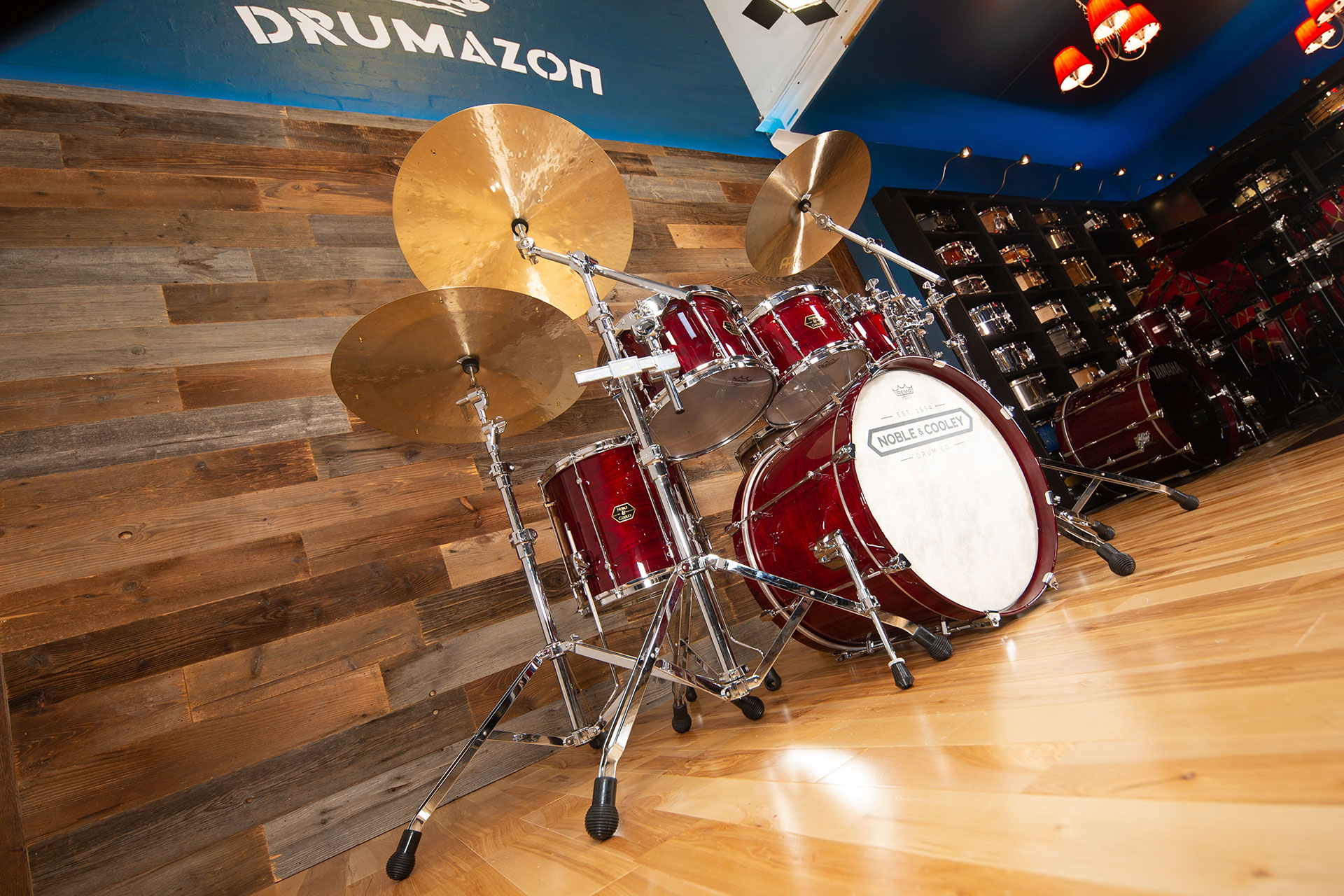 NOBLE-AND-COOLEY-WALNUT-TRANSLUCENT-CHERRY-RED-DRUMAZON_09.jpg