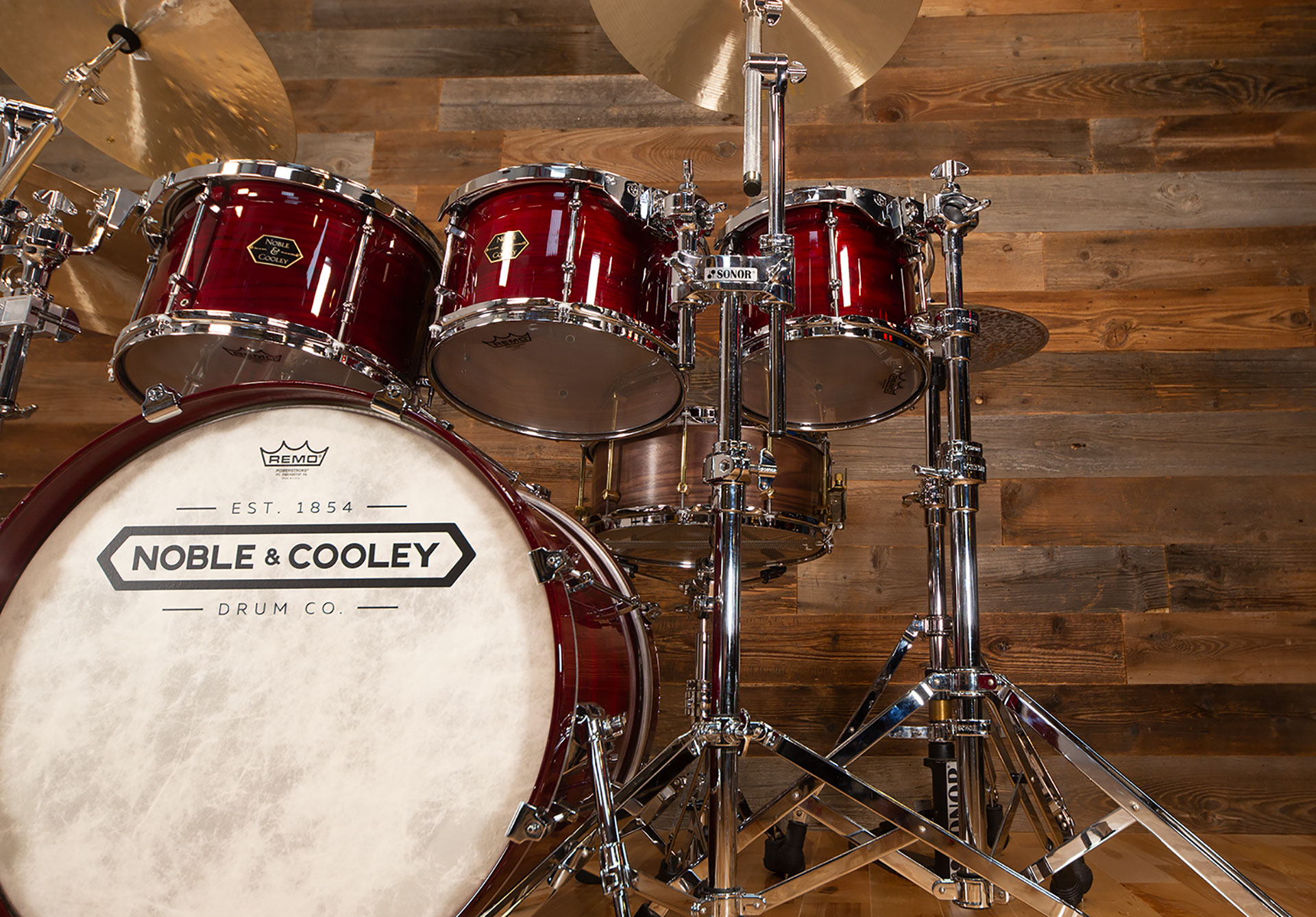 NOBLE-AND-COOLEY-WALNUT-TRANSLUCENT-CHERRY-RED-DRUMAZON_22.jpg