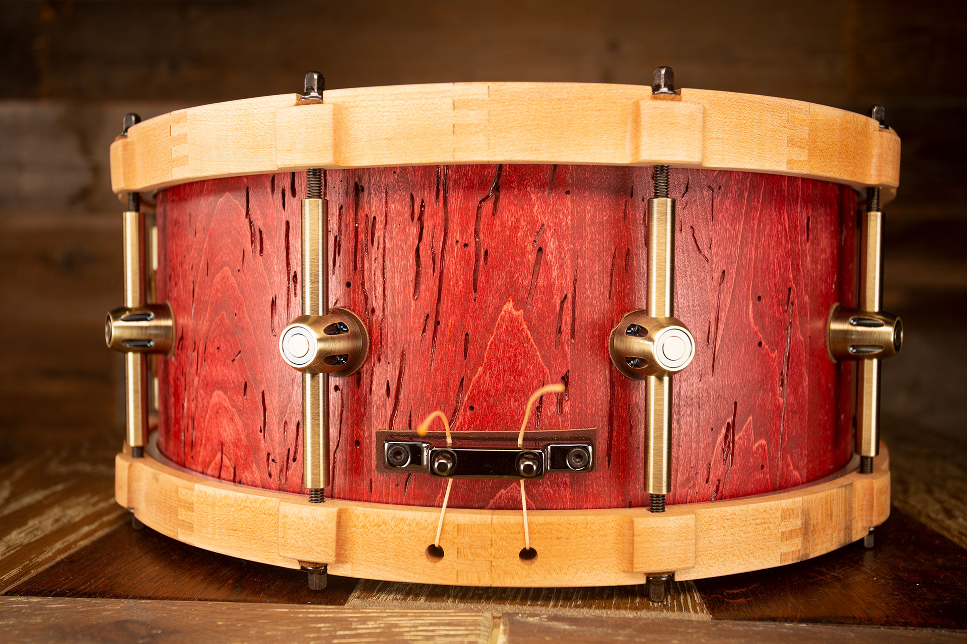 HHG-14X6-RECLAIMED-MAPLE-SNARE-RED-SATIN-OIL-WOOD-HOOPS-DRUMAZON_03.jpg