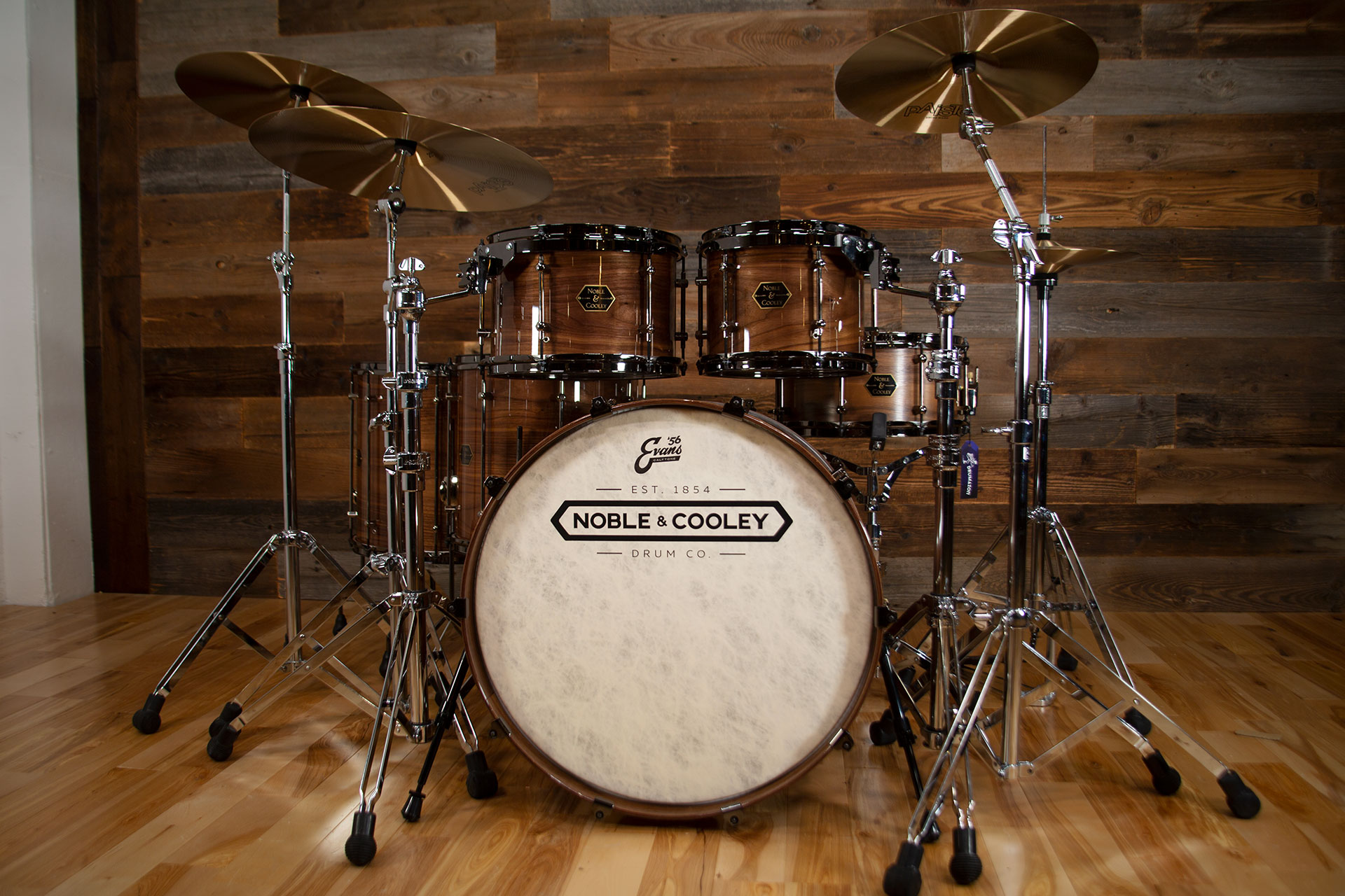 NOBLE-&-COOLEY-WALNUT-CLASSIC-DRUM-KIT-NATURAL-WALNUT-DRUMAZON_01.jpg
