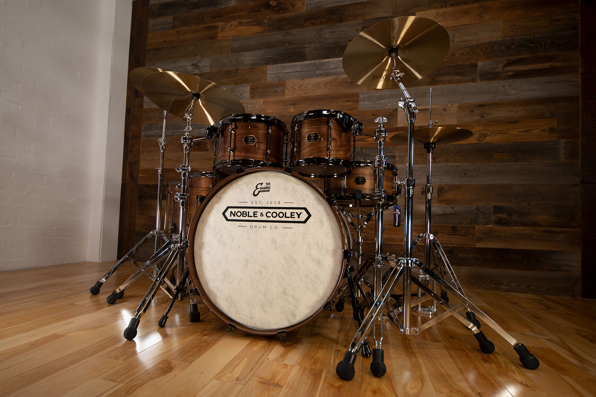 NOBLE-&-COOLEY-WALNUT-CLASSIC-DRUM-KIT-NATURAL-WALNUT-DRUMAZON_04.jpg
