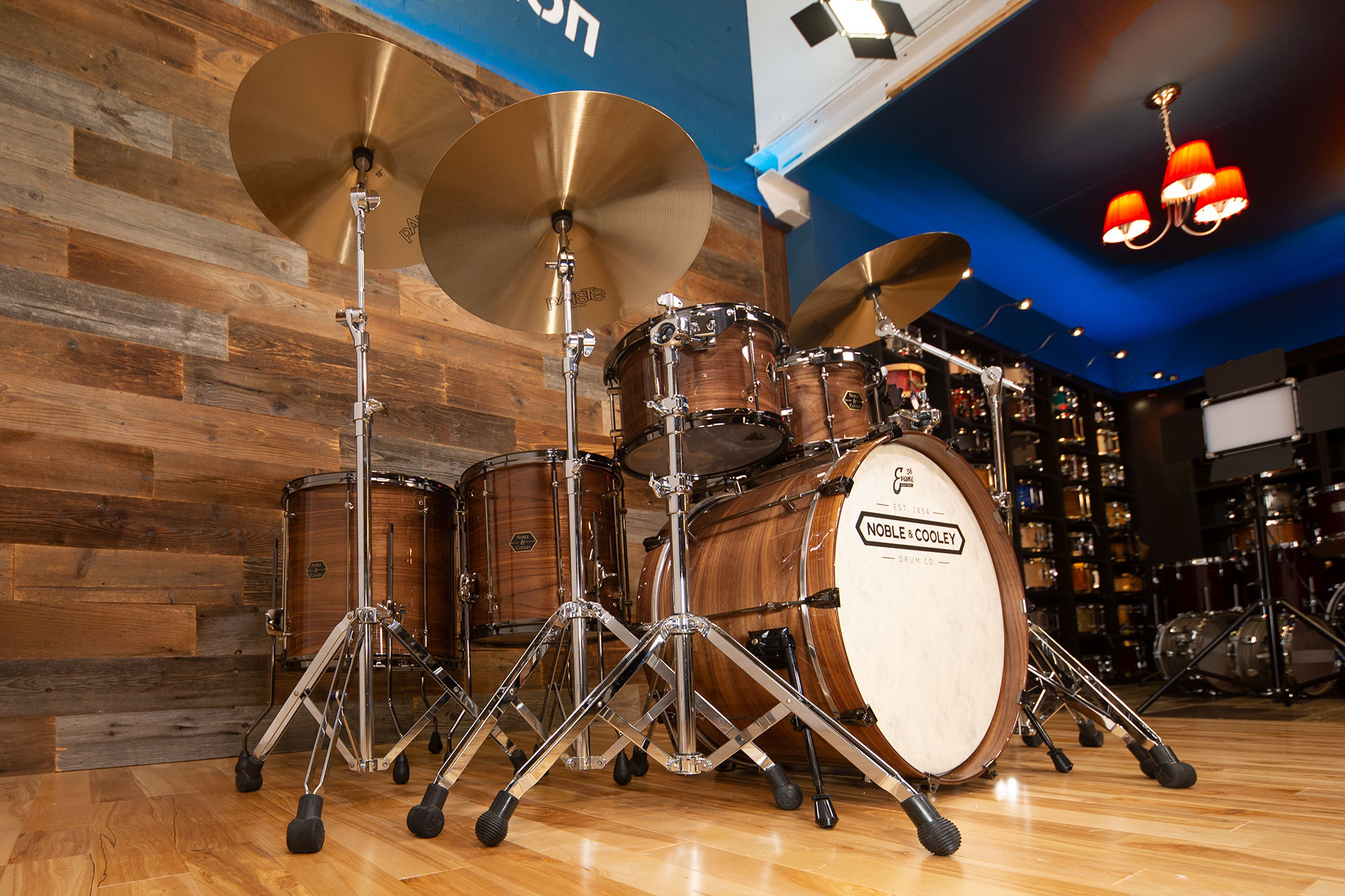 NOBLE-&-COOLEY-WALNUT-CLASSIC-DRUM-KIT-NATURAL-WALNUT-DRUMAZON_03.jpg