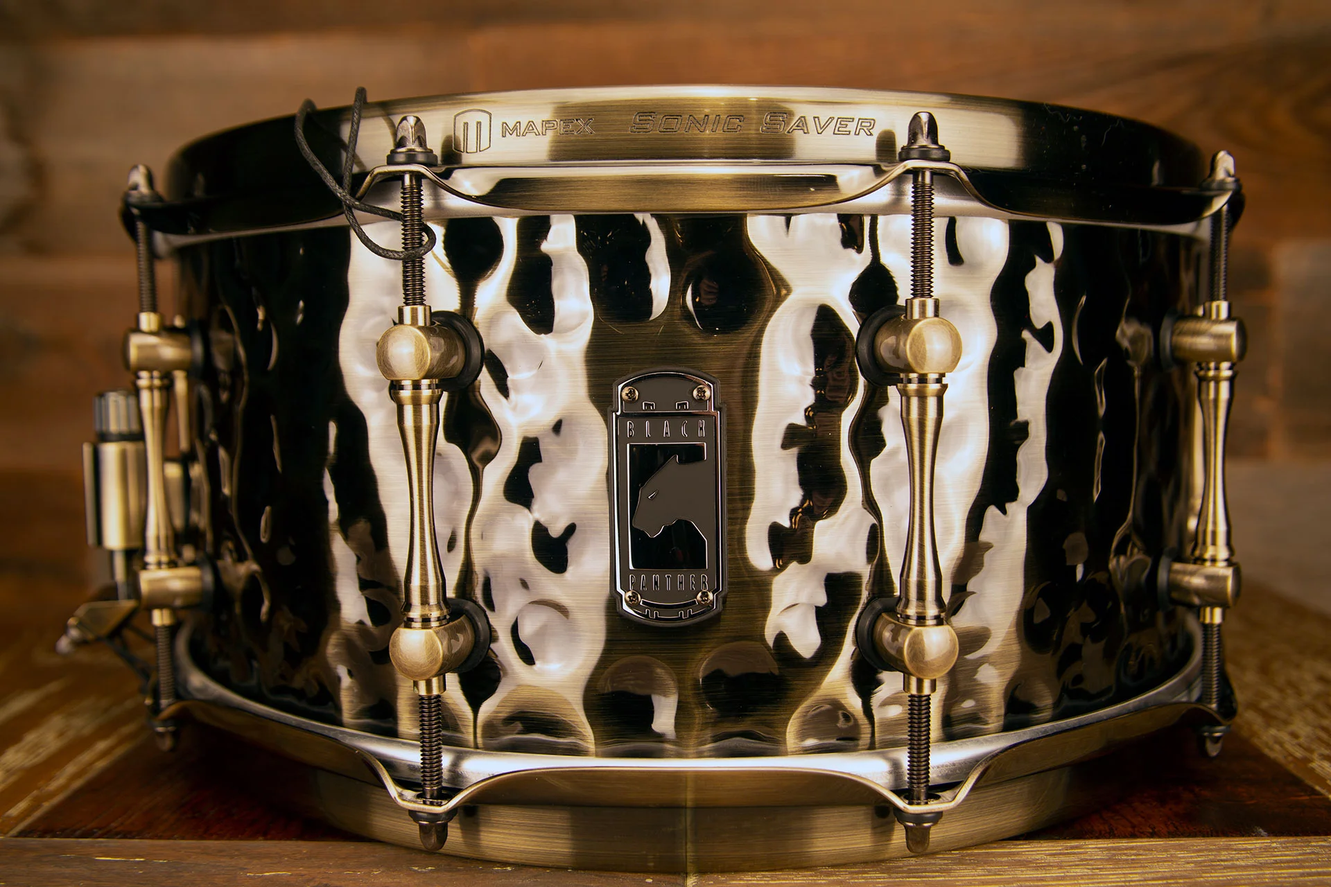 MAPEX-BLACK-PANTHER-HAMMERED-BRASS-14X6.5-THE-SLEDGEHAMMER-DRUMAZON_01.jpg