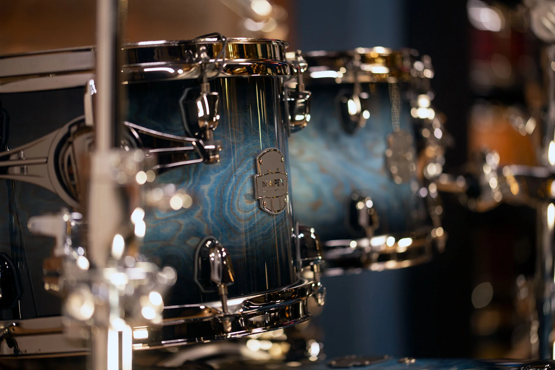 MAPEX-SATURN-V-EXOTIC-SOUND-WAVE-TWIN-DEEP-WATER-MAPLE-BURL-DRUMAZON_10.jpg