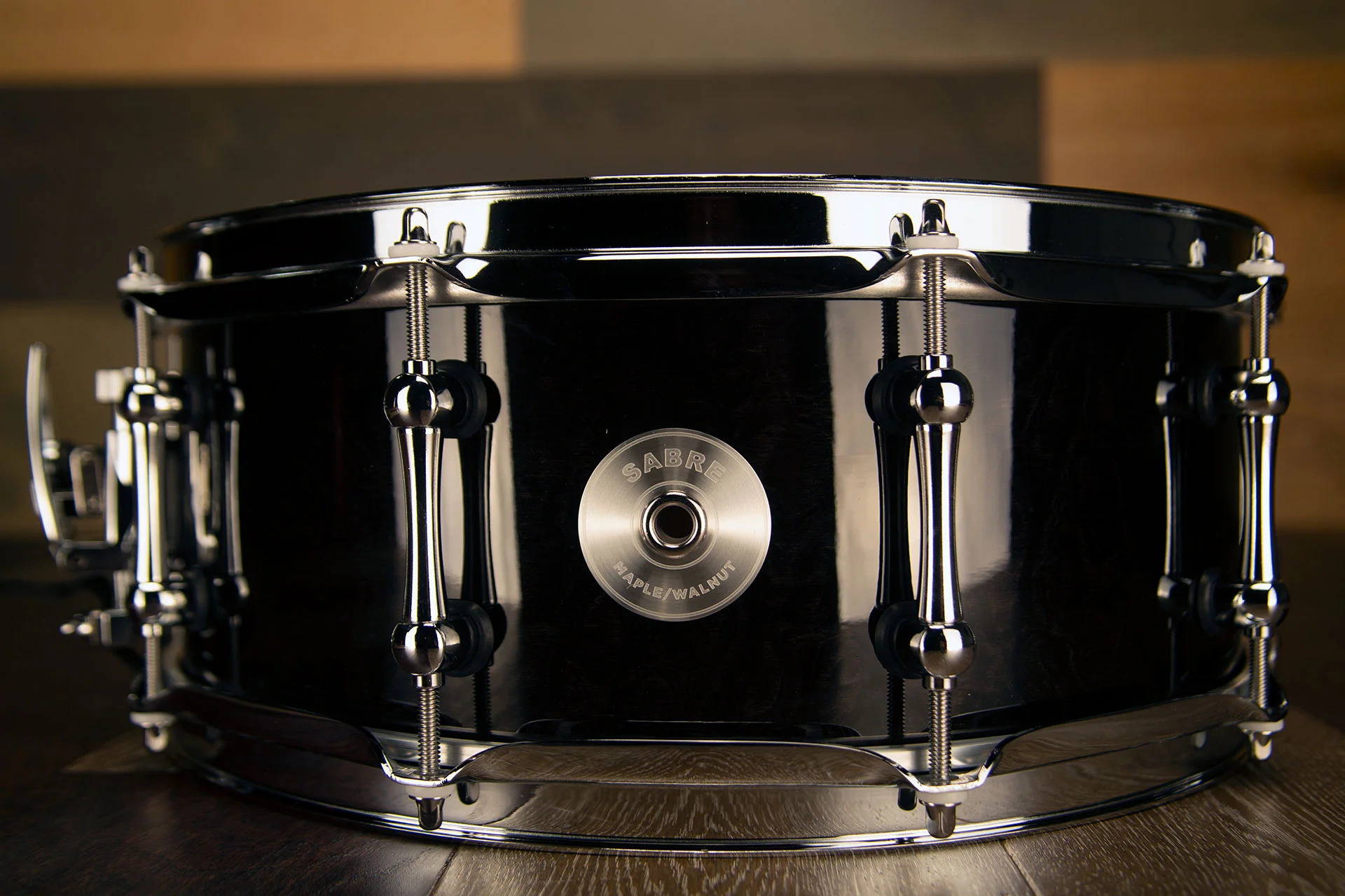 MAPEX-ARMORY-SABRE-14X5.5-MAPLE-WALNUT-SNARE-DRUM-DRUMAZON_04.jpg