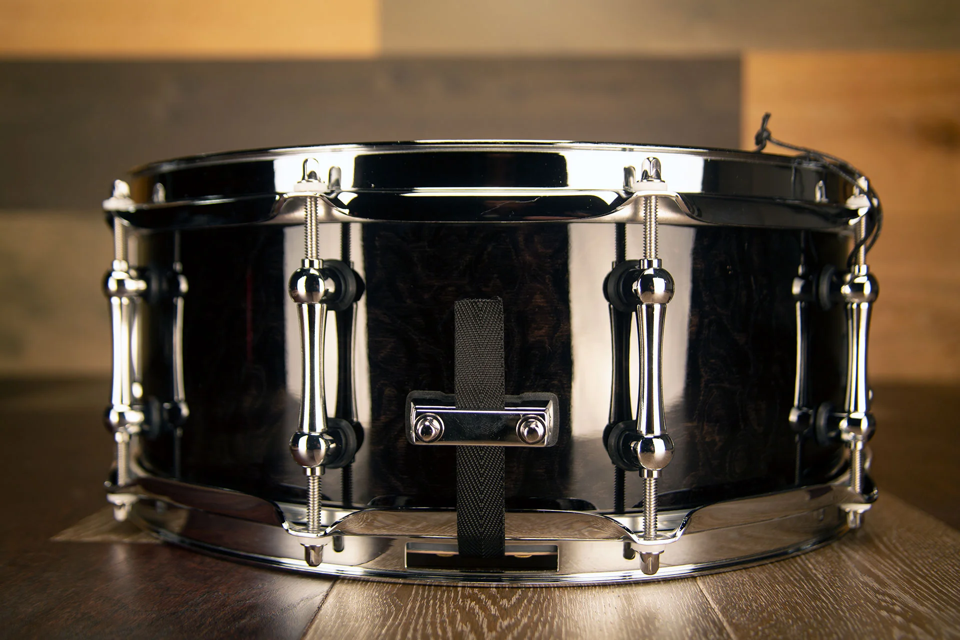 MAPEX-ARMORY-SABRE-14X5.5-MAPLE-WALNUT-SNARE-DRUM-DRUMAZON_05.jpg