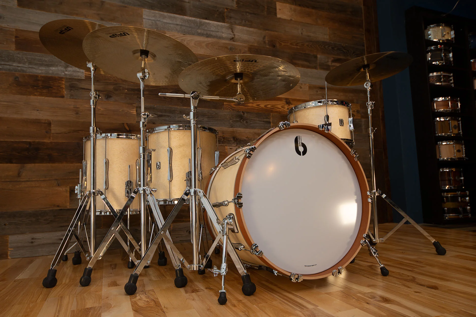 BRITISH-DRUM-CO-BDC-LOUNGE-SERIES-4-PIECE-DRUM-KIT-WILTSHIRE-WHITE-DRUMAZON_08.jpg
