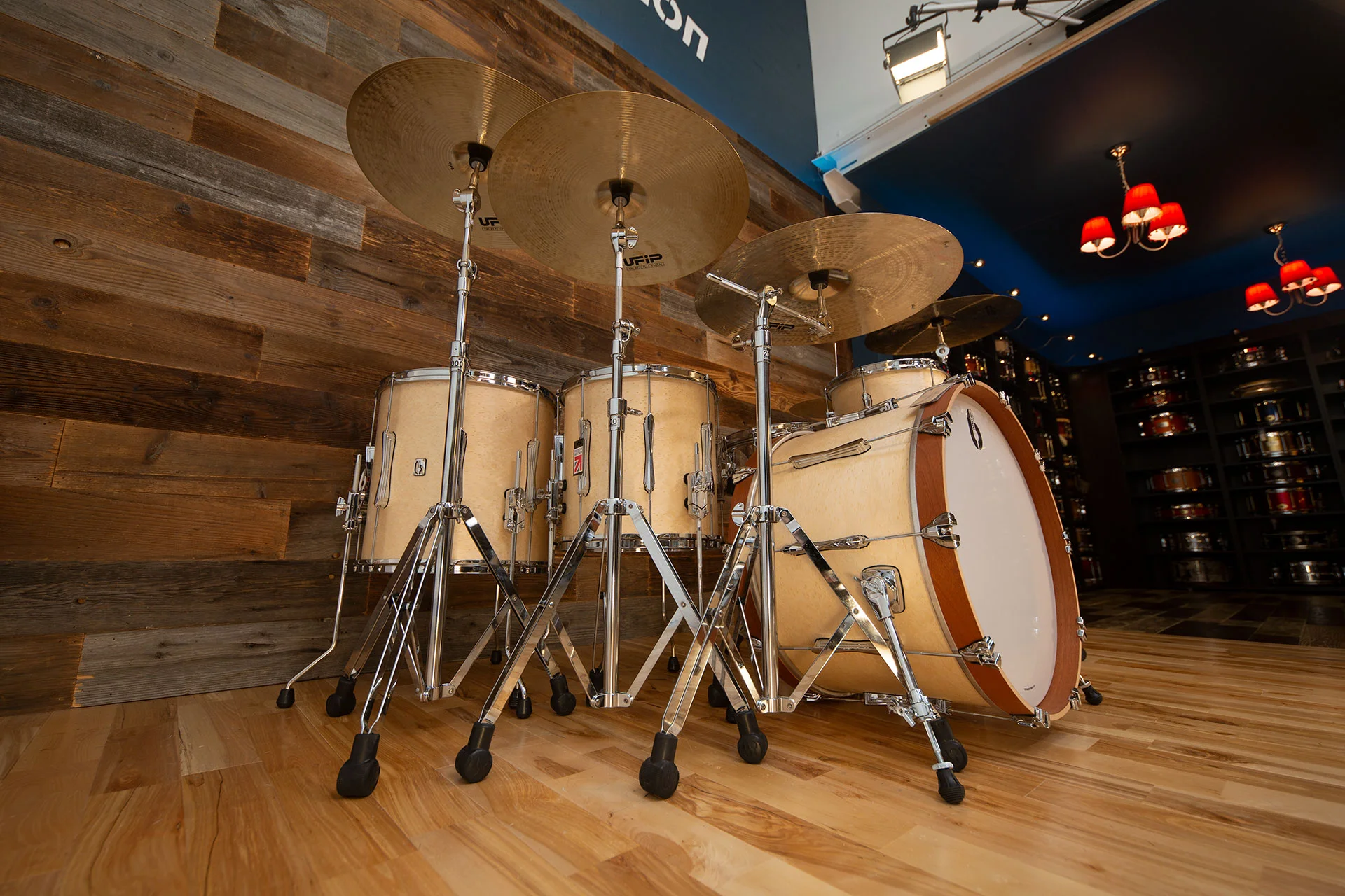 BRITISH-DRUM-CO-BDC-LOUNGE-SERIES-4-PIECE-DRUM-KIT-WILTSHIRE-WHITE-DRUMAZON_11.jpg