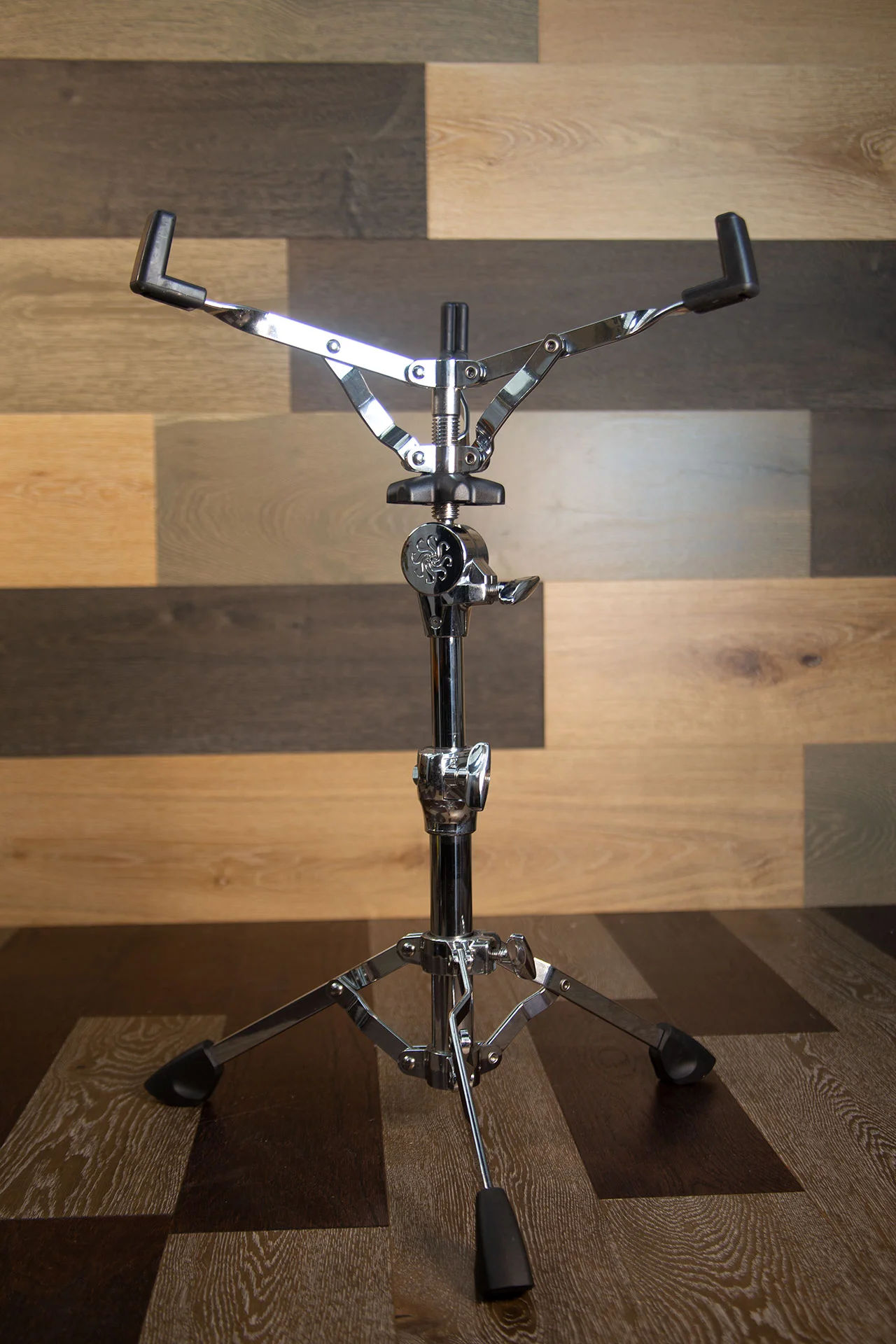SAKAE-SS200-S-SNARE-DRUM-STAND-DRUMAZON_01.jpg