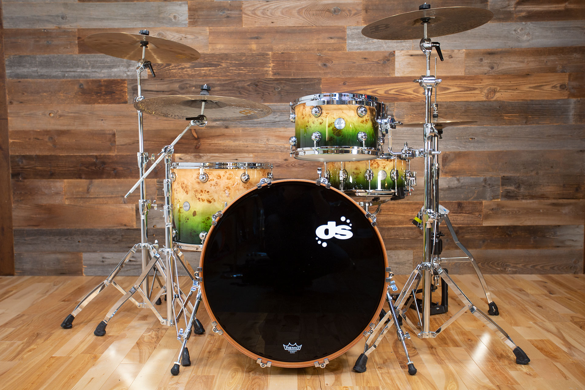 DS-DRUMS-BIRCH-MAHOGANY-EMERALD-GREEN-TO-NATURAL-OVER-MAPPA-DRUMAZON_01.jpg