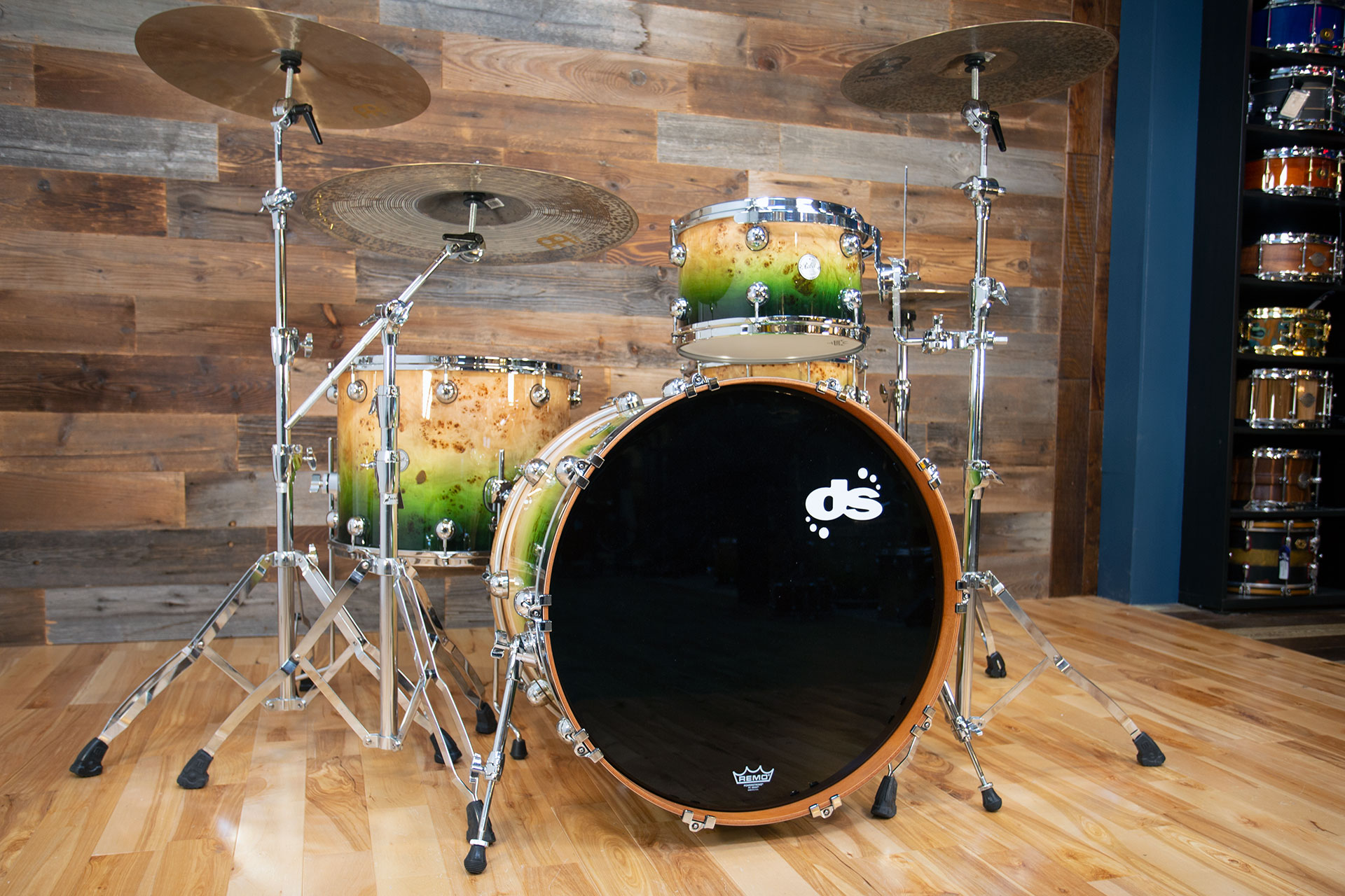 DS-DRUMS-BIRCH-MAHOGANY-EMERALD-GREEN-TO-NATURAL-OVER-MAPPA-DRUMAZON_03.jpg