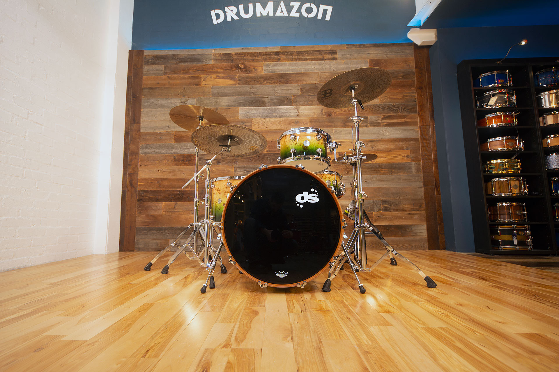 DS-DRUMS-BIRCH-MAHOGANY-EMERALD-GREEN-TO-NATURAL-OVER-MAPPA-DRUMAZON_05.jpg