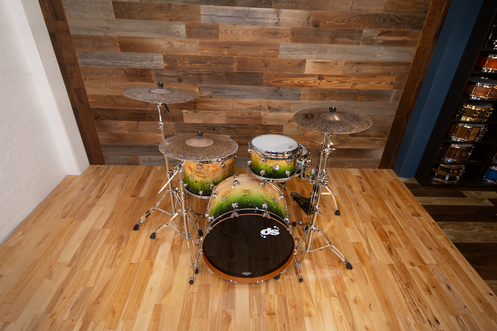 DS-DRUMS-BIRCH-MAHOGANY-EMERALD-GREEN-TO-NATURAL-OVER-MAPPA-DRUMAZON_07.jpg