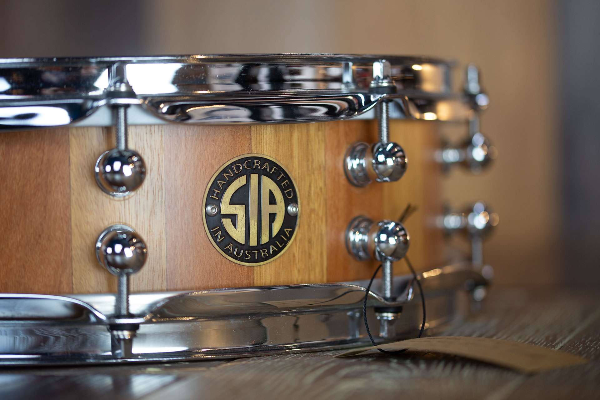 SIA-14X4-BLACK-BUTT-SOLID-STAVE-SHELL-SNARE-DRUM-DRUMAZON_07.jpg