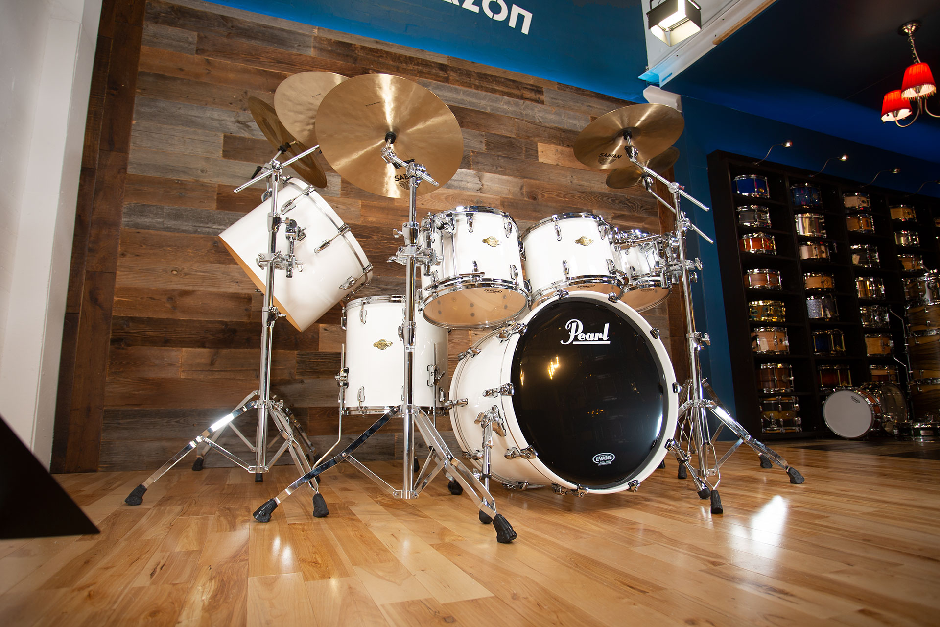 PEARL-MASTERS-PREMIUM-CUSTOM-SPEC-4-PLY-MAPLE-SHELL-ARCTIC-WHITE-LACQUER-DRUMAZON_04.jpg