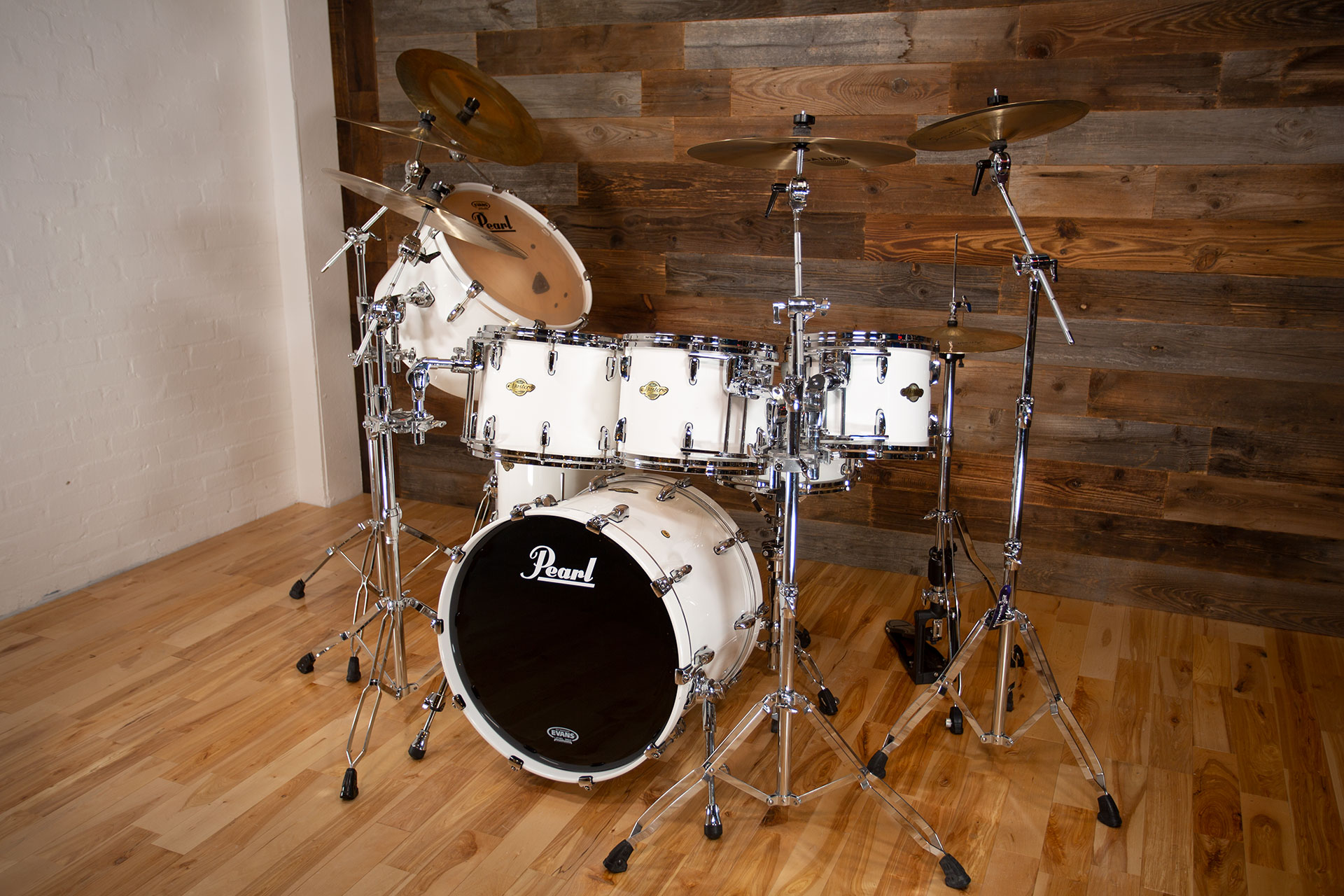 PEARL-MASTERS-PREMIUM-CUSTOM-SPEC-4-PLY-MAPLE-SHELL-ARCTIC-WHITE-LACQUER-DRUMAZON_06.jpg