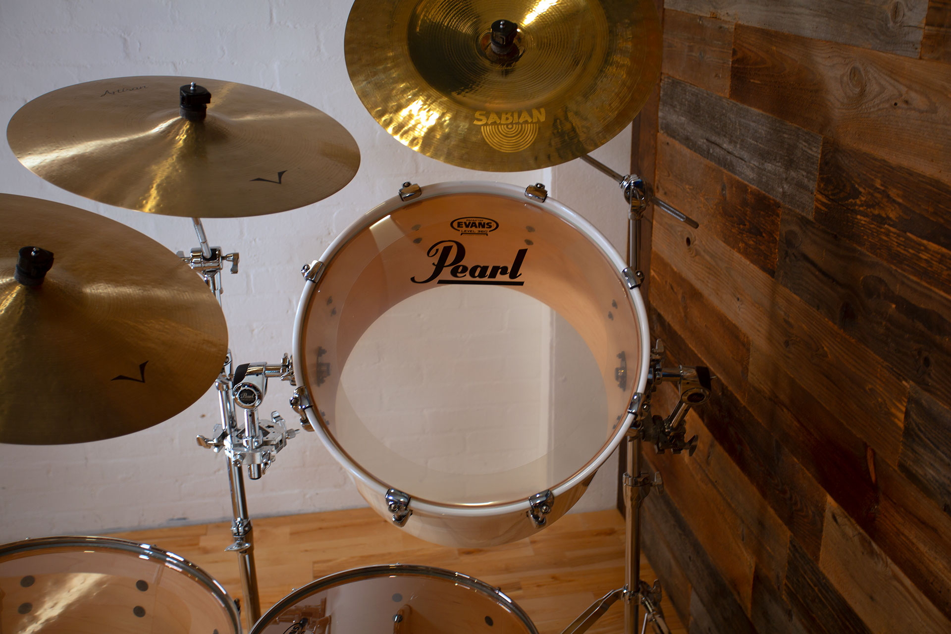 PEARL-MASTERS-PREMIUM-CUSTOM-SPEC-4-PLY-MAPLE-SHELL-ARCTIC-WHITE-LACQUER-DRUMAZON_08.jpg