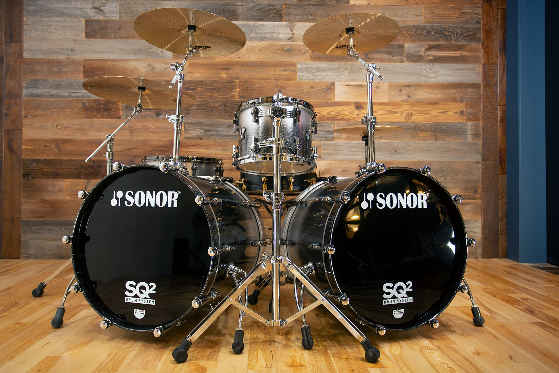 SONOR-SQ2-4-PIECE-DRUM-KIT-BLACK-SILVER-SPARKLE-FADE-DRUMAZON_01.jpg