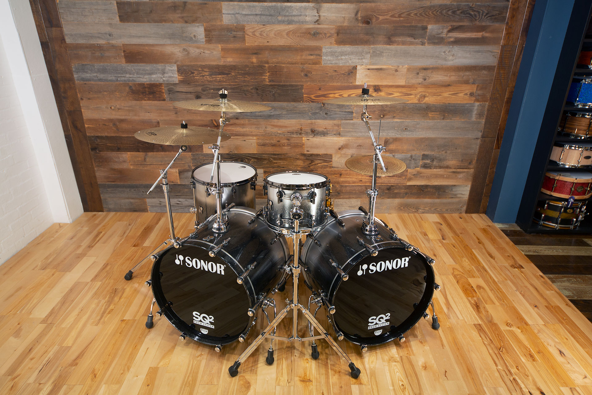 SONOR-SQ2-4-PIECE-DRUM-KIT-BLACK-SILVER-SPARKLE-FADE-DRUMAZON_05.jpg