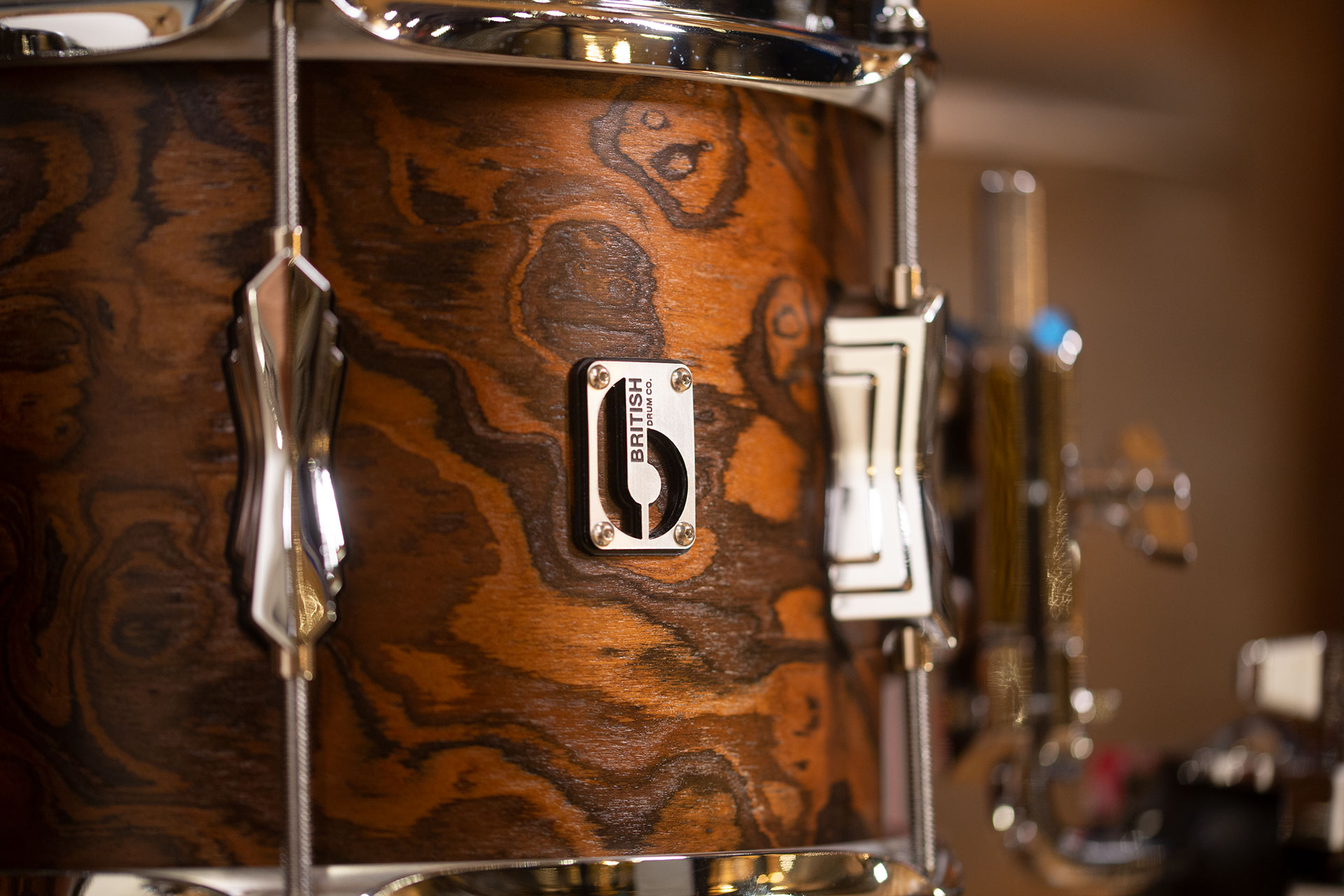 BRITISH-DRUM-CO-BDC-LOUNGE-SERIES-4-PIECE-DRUM-KIT-WINDSOR-DARK-DRUMAZON_17.jpg