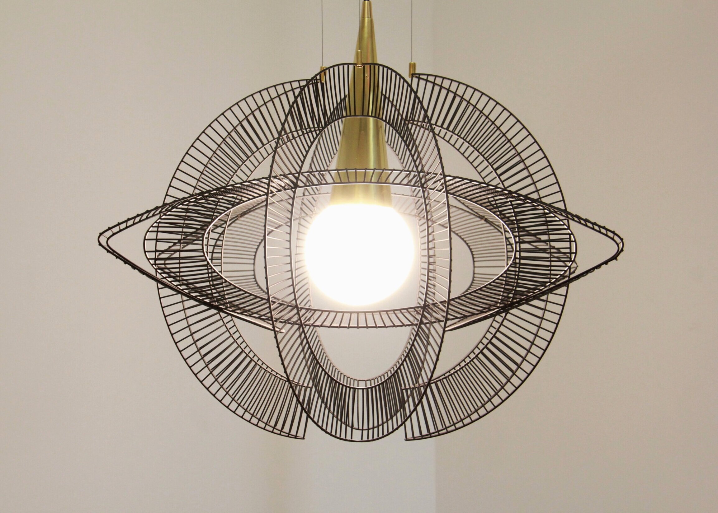 Olas_Sphera_black_brass_luminaire_design_lampe_lamp_studio-botte_pendant 1.JPG