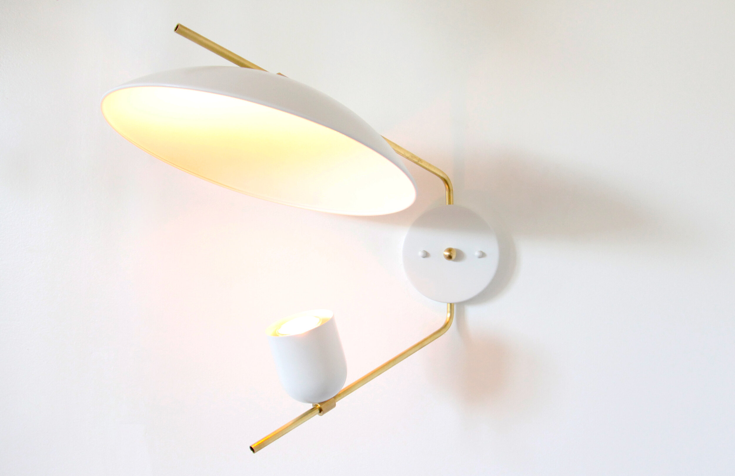 Sombra_studio-botte_white_lamp_wall-mount_003.jpg