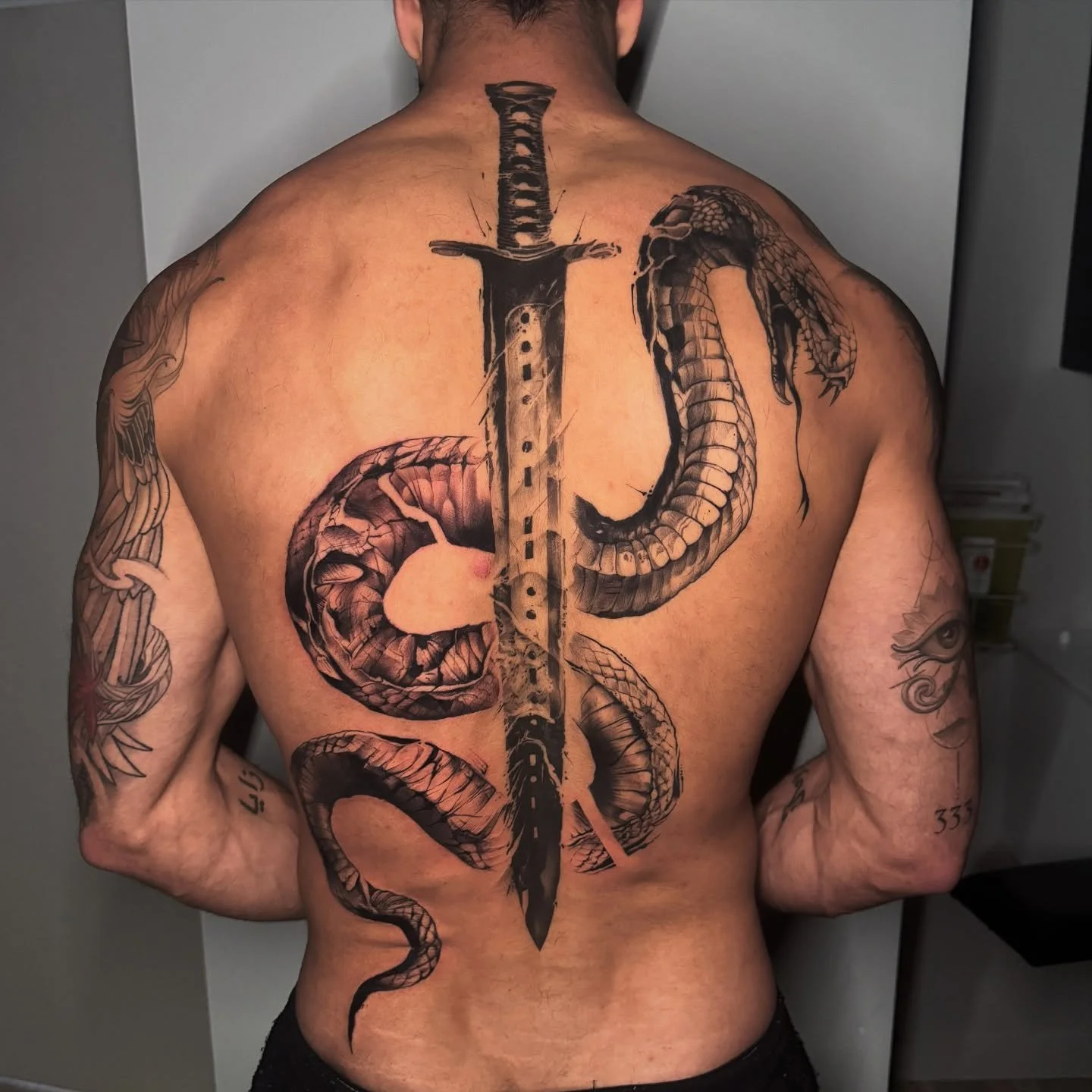 Chipping away at this one with @one.still.living ! Thanks my brooooooosssssskkkkkiiiii . Done @xstoronto