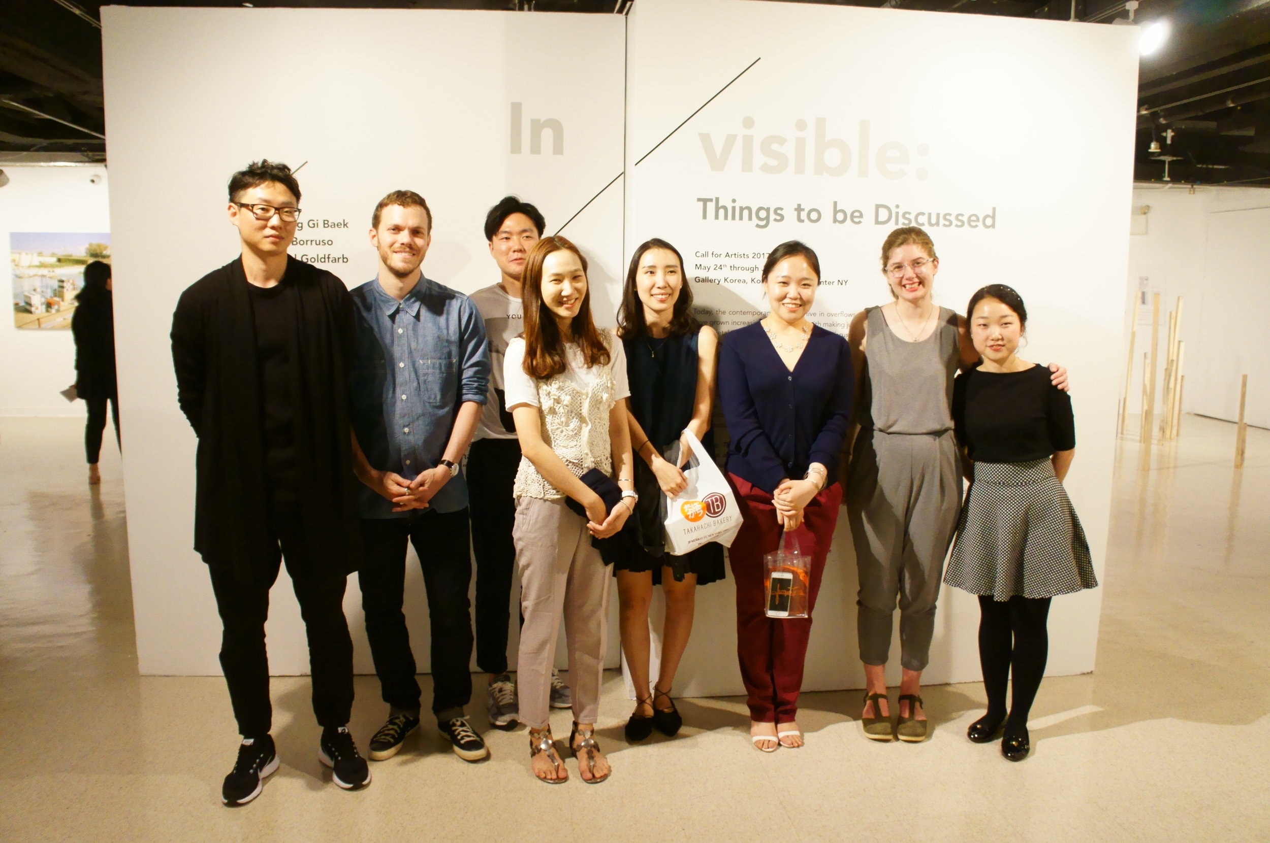 In/visible: Things to be Discussed