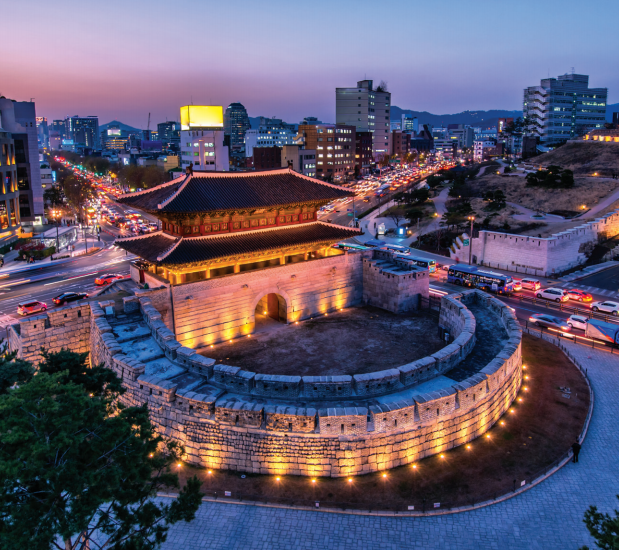 Heunginjimun Gate Heunginjimun (Dongdaemun or East Gate) is the only one of the eight fortress gates protected by a semicircular gate-guard wall.