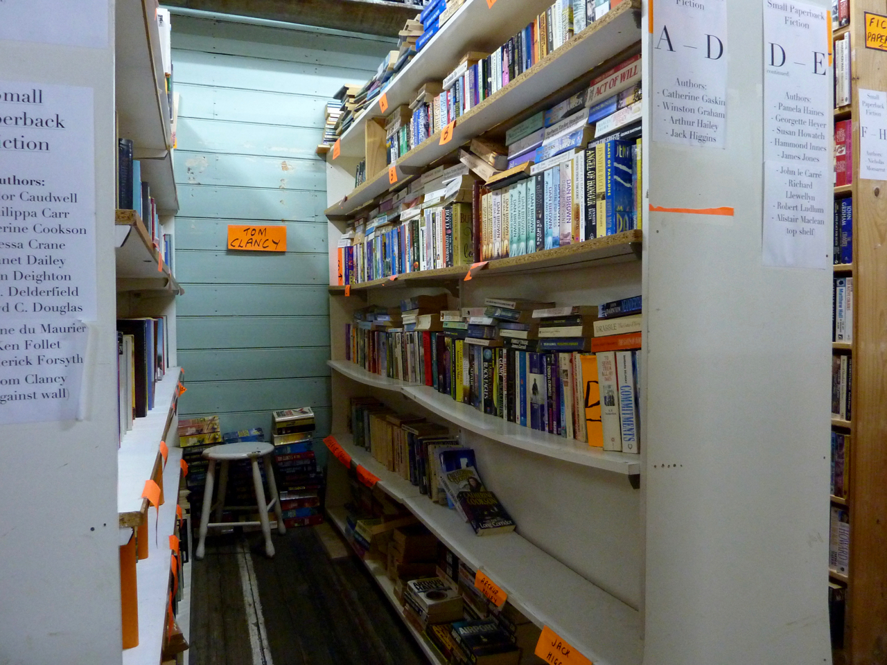 BB small paperback shelves-1 21-04-2017.jpg