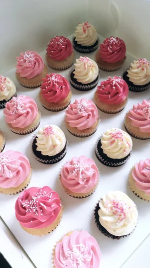 Store Decadence Bakery