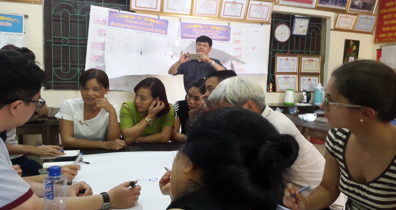 Photo 8: KNOTS migration group having focus-group discussion with villagers and union leaders