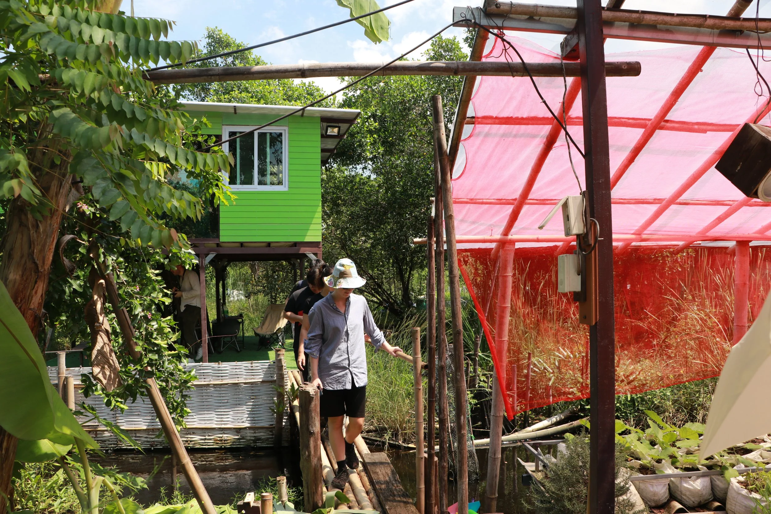 Exploring Urban Sustainability at SAFETist Farm: Field Learning Experience in Environmental Politics and Policy Class