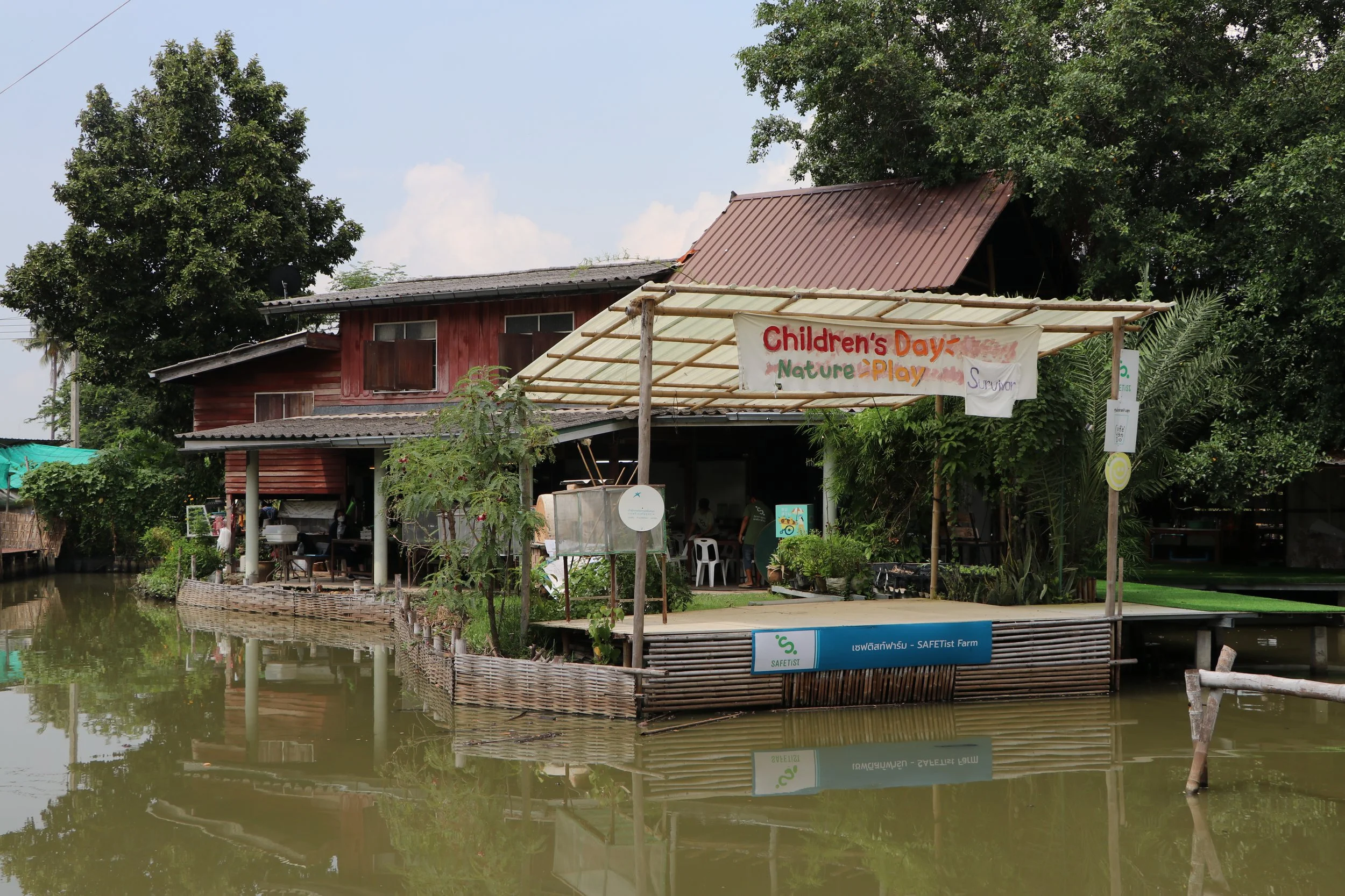 Blog: Discovering an Urban Farm in Bang Mod Community: MAIDS-GRID Students Visit SAFETist Farm