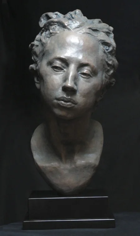 claudiabronze1.jpg