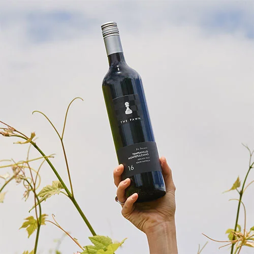 The Pawn 2016 En Passant Tempranillo Montepulciano.jpg